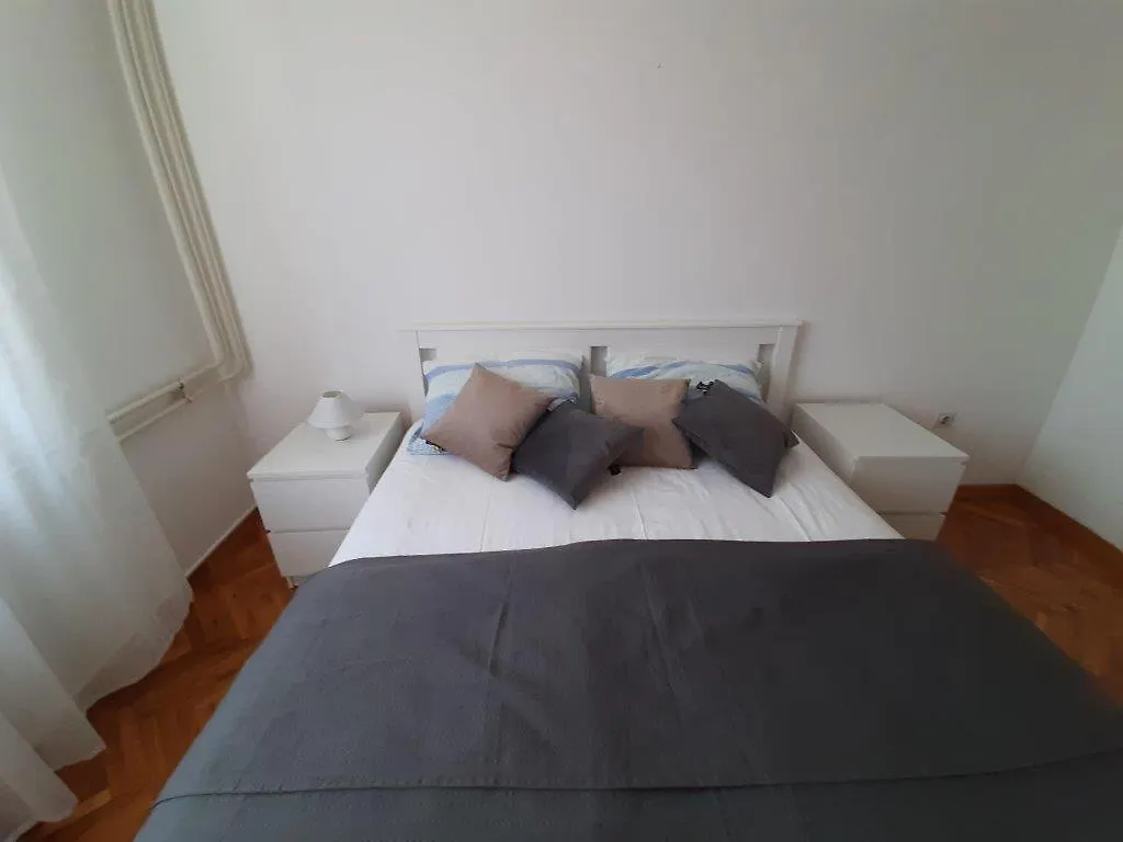 Apartment Adriatic Sea View Zoe 罗维尼