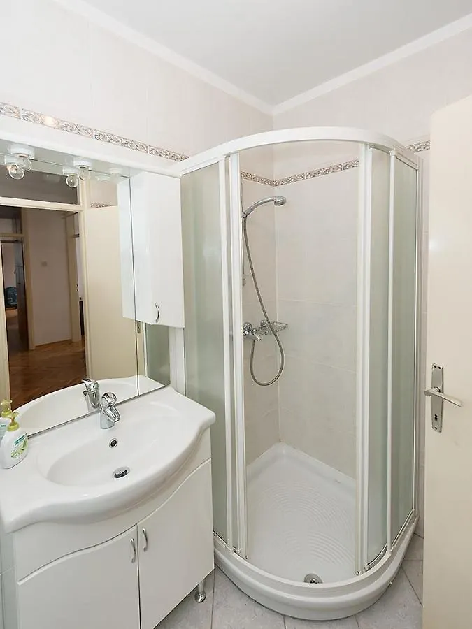 Apartment Adriatic Sea View Zoe 罗维尼 0*,  克罗地亚