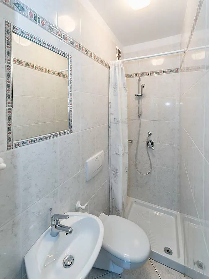 Apartment Adriatic Sea View Zoe 罗维尼 克罗地亚